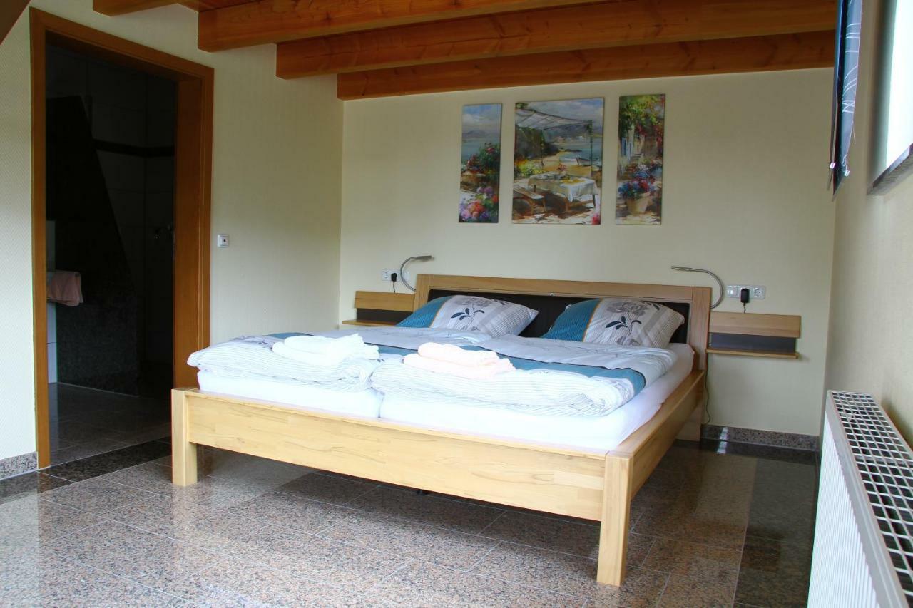 Bed and Breakfast Bistro im Ring Quiddelbach Esterno foto